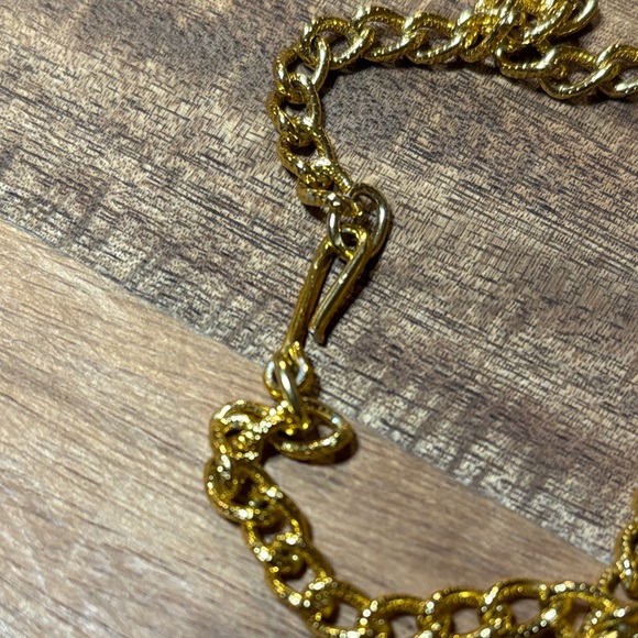 Unique painted wood necklace - Picture 5 of 5